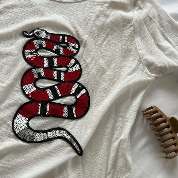 Selling for patch. Sequin snake tee size s - Picture 1 of 5